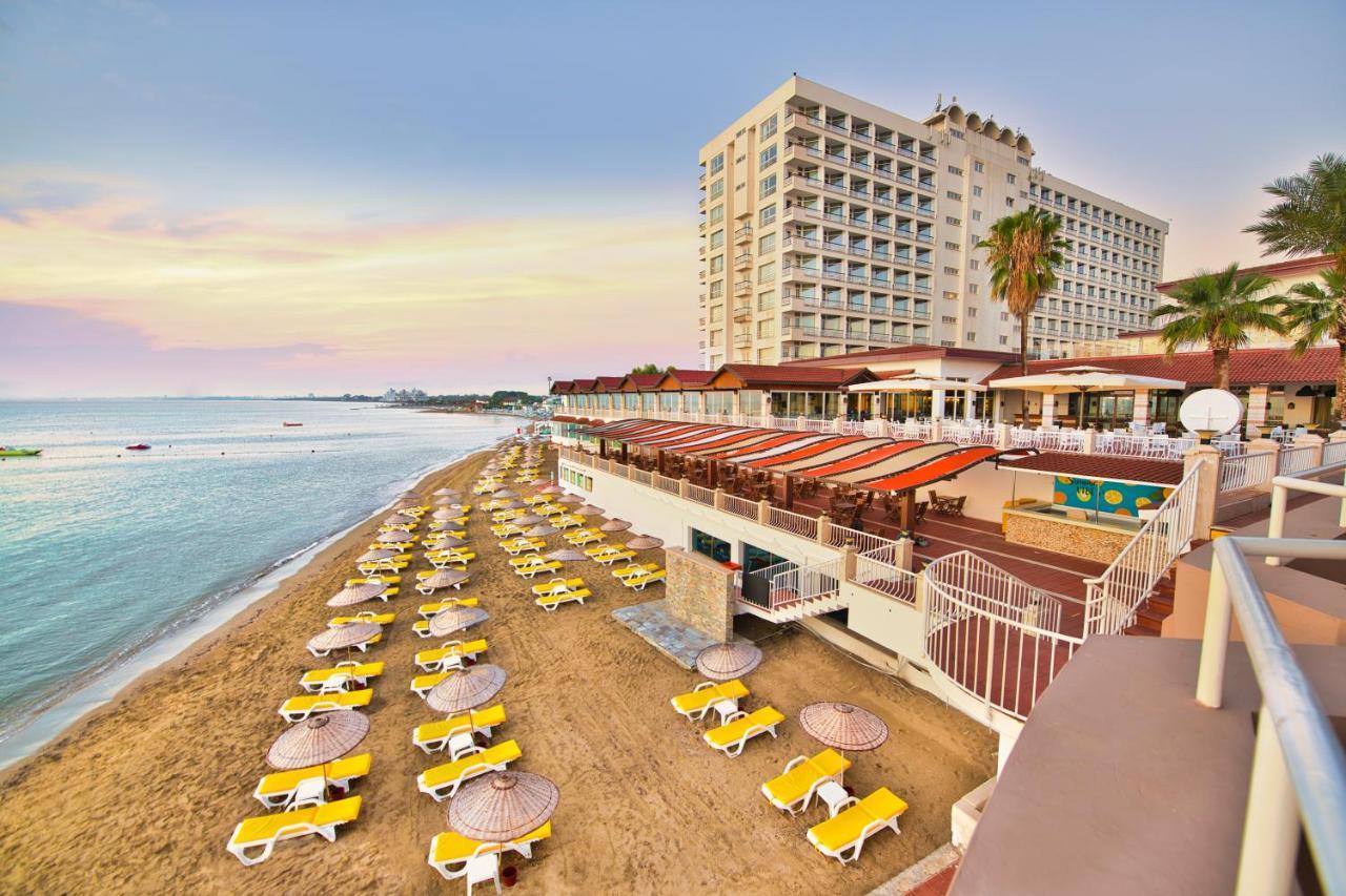 Salamis Bay Conti Resort Hotel & Casino Фамагуста Екстер'єр фото The hotel's beach